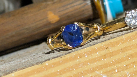 Royal Blue Ceylon sapphire 21 k gold